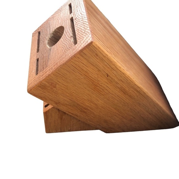 CUTCO Oak Wood Knife Block 9 Slots Plus Sharpener Logo 6” H 8”D X4”W Rubber Feet - Picture 5 of 6